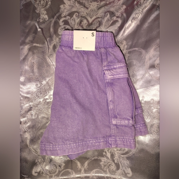 Forever 21 Purple Cargo Shorts with Rolled Hem - Picture 3 of 6